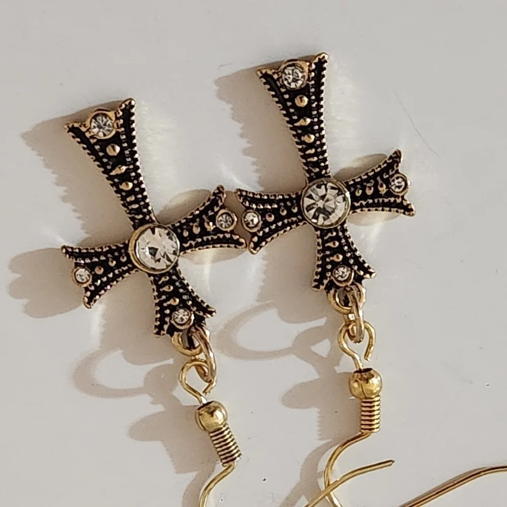 Hand Crafted Elegant Gold Cross Pierced Earrings